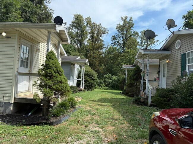 Foto del edificio - 222 Beechwood Dr