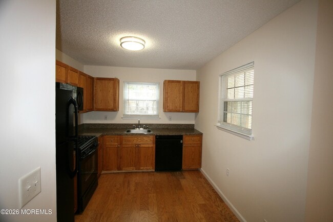 Foto del edificio - 200 Daffodil Dr