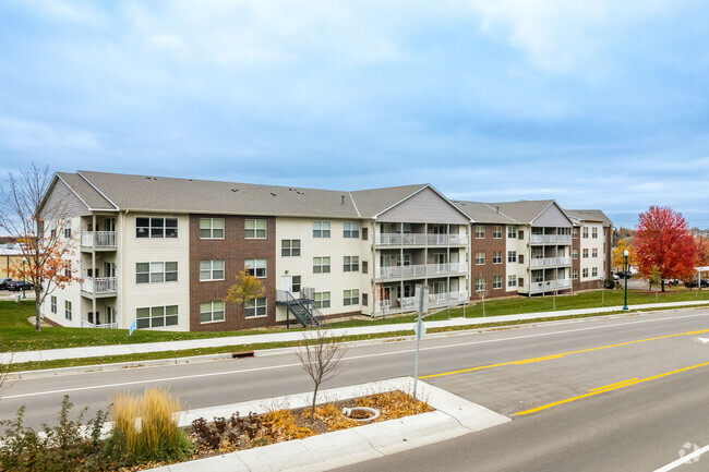 Building Photo - Oak Hill