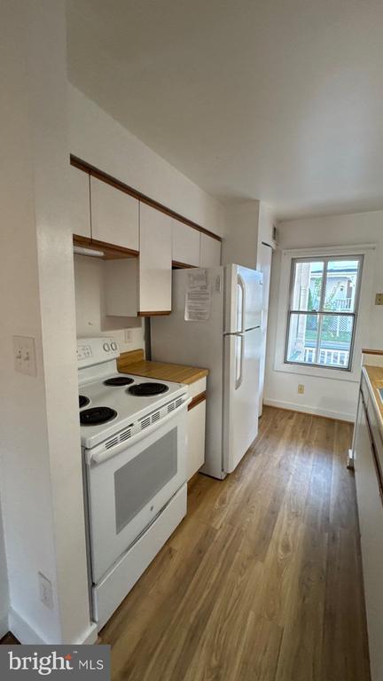 Foto del edificio - 8486 Main St