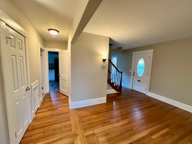 Building Photo - 51 Alger Ave