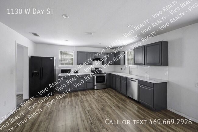 Foto del edificio - 1130 W Day St