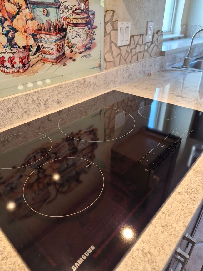 Foto del edificio - FIVE BEDROOMS GEM-NORTH EAST HEIGHTS