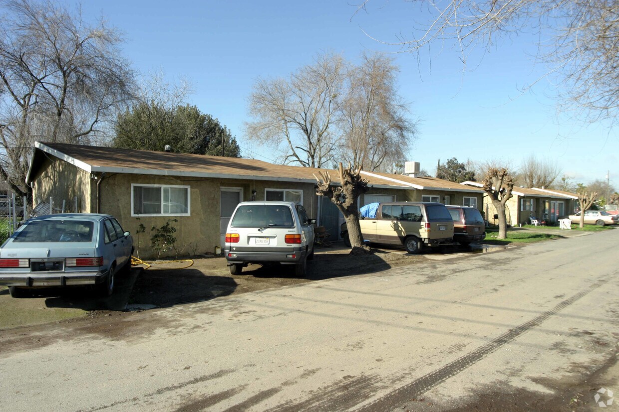 Primary Photo - 495 E Frisbee Rd