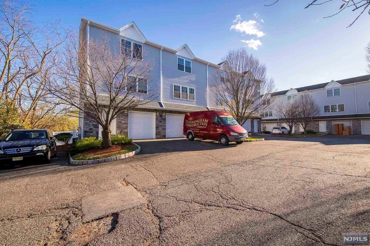 Photo - 124 Home Pl (Lodi, NJ)