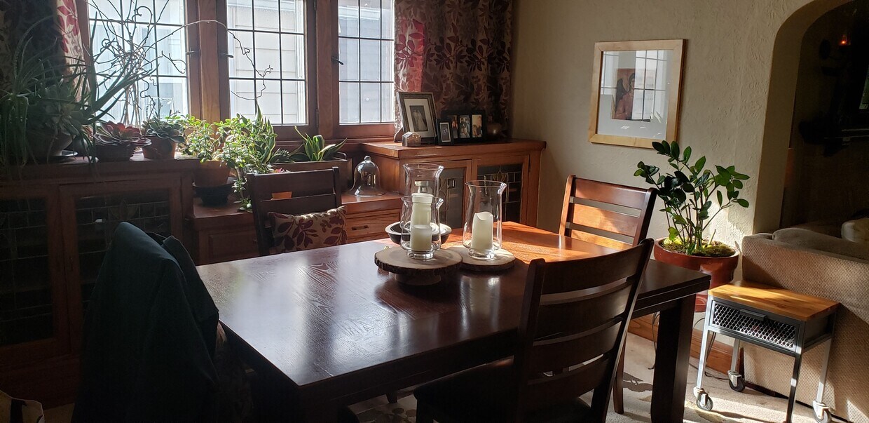 elegant dining room - 1538 S 55th St
