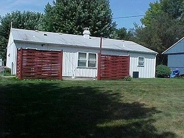 Building Photo - 919 Gary Dr