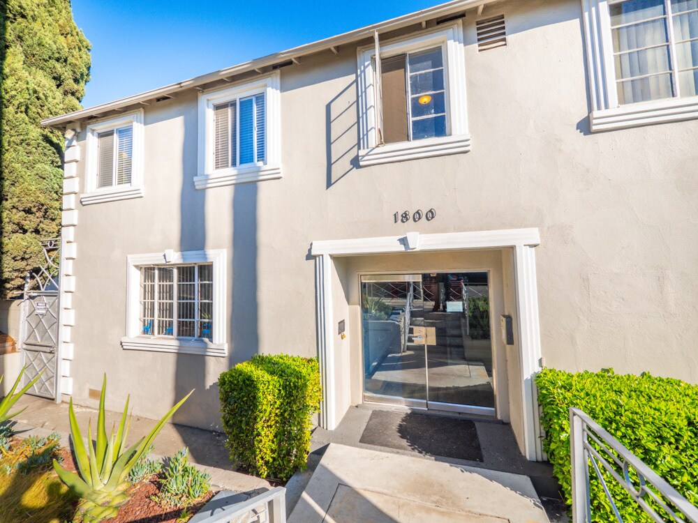 Foto principal - 1800 Grace Ave