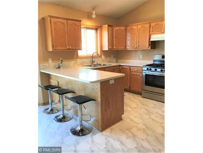 Foto del edificio - 2815 88th Ln NE