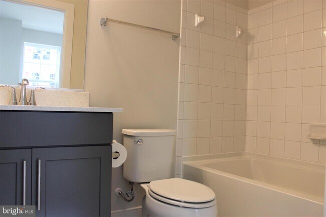 Foto del edificio - 17660 Falcon Heights St