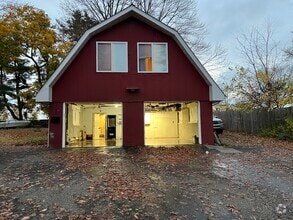 Building Photo - 20 Reichold Rd