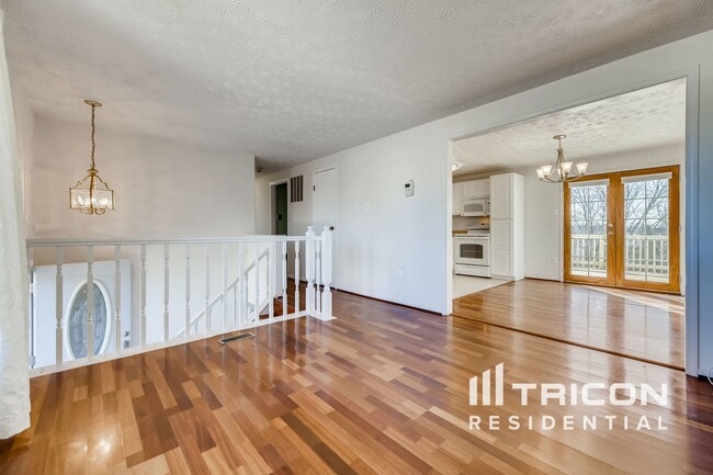 Foto del edificio - 7913 Jody Knoll Rd