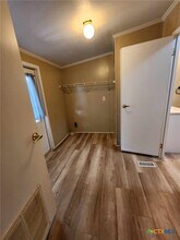 Building Photo - 922 Ashwood Dr