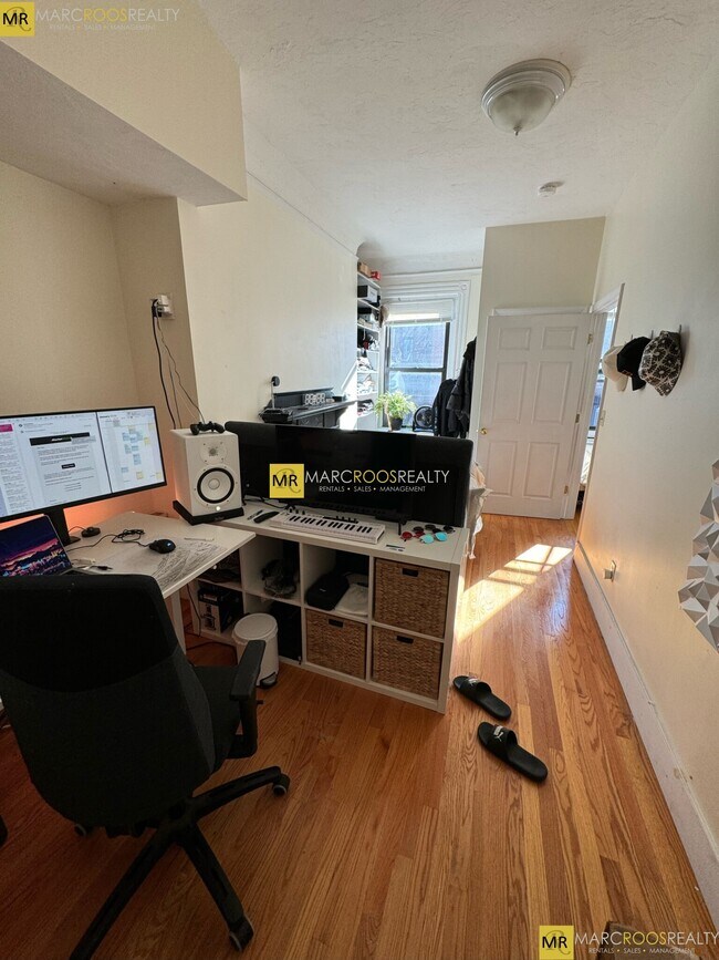 Foto del edificio - 585 Beacon St