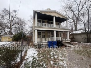 Building Photo - 634 E 101st St