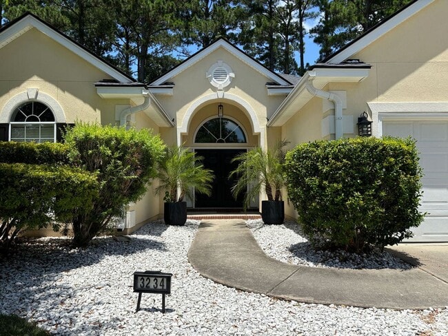 Building Photo - Available 7/9. Gorgeous, Fully Remodeled 3...
