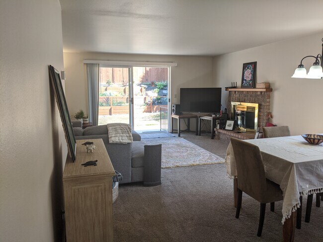 Living Room looking at back yard - 1925 Westridge Ave W