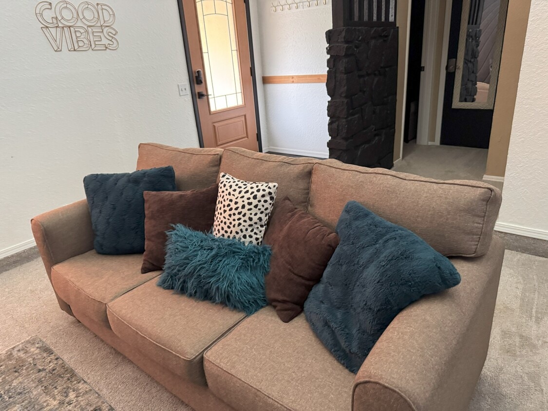 Sala de estar - 7511 E 82nd Pl