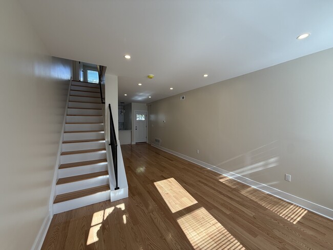 Building Photo - 2513 W Seybert St