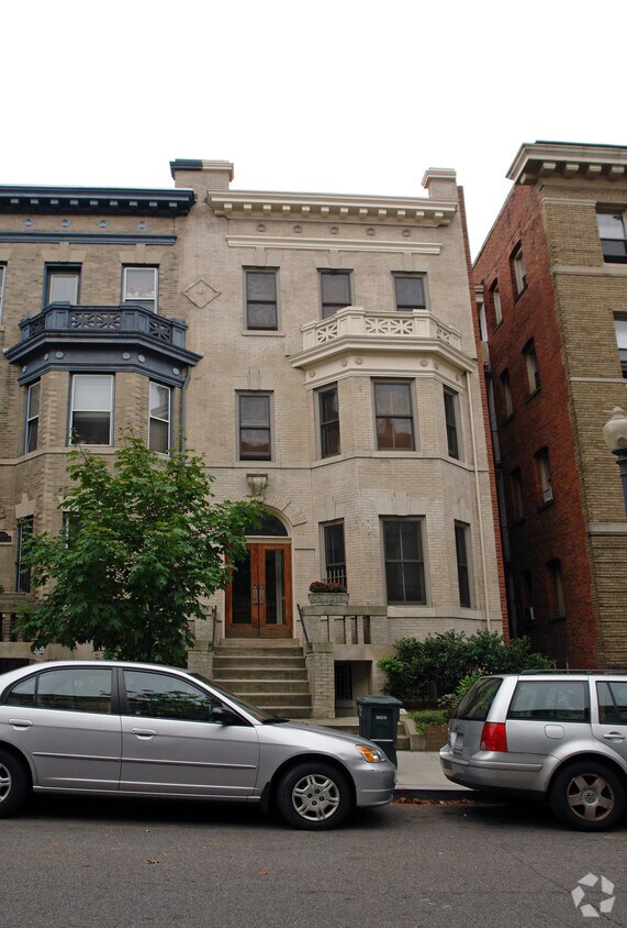 Primary Photo - 1860 Mintwood Pl NW