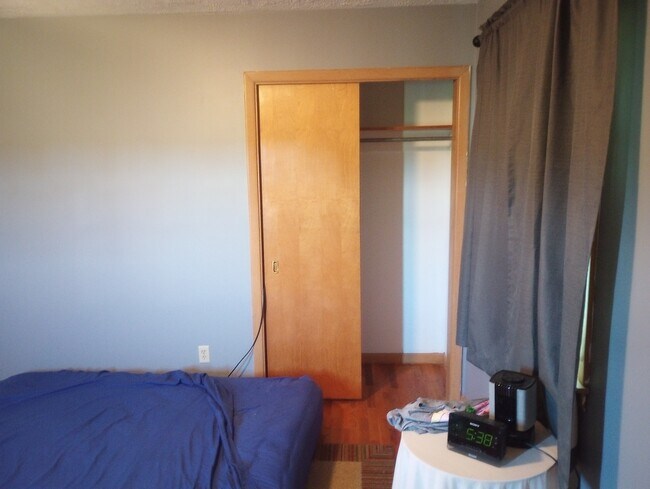 Bedroom - 107 S Glen St