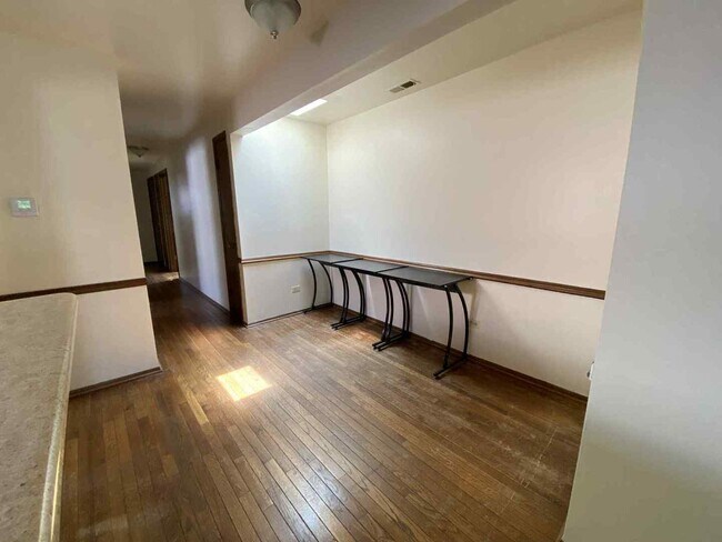 Foto del edificio - 919 S Carpenter St