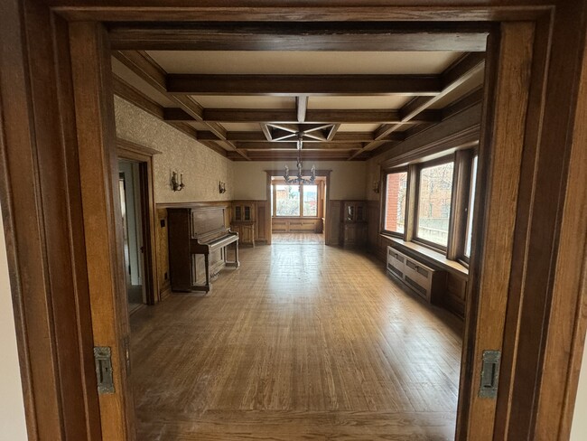 Formal Dining Room - 842 W Galena St