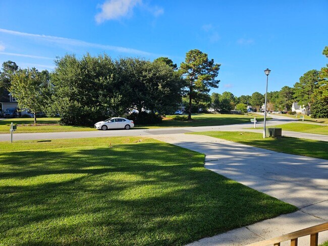 Foto del edificio - Beautiful 4 bedroom, 2.5 bath home in the ...