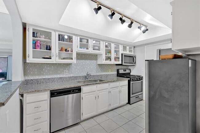 Foto del edificio - 6851 Roswell Rd