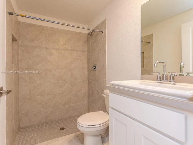 Foto del edificio - 597 NE 5th Pl