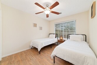 Building Photo - 36 N Rain Forest Ct