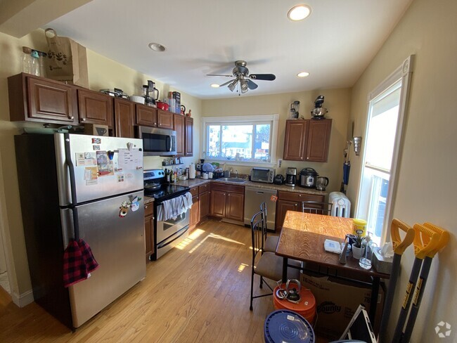 Building Photo - 39 Gorham St