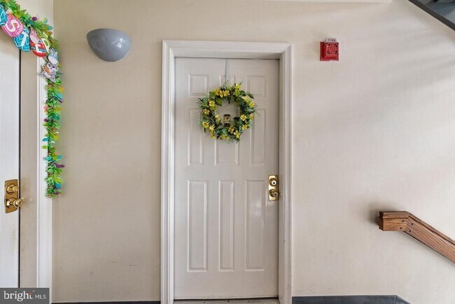 Foto del edificio - 8501 Falls Run Rd