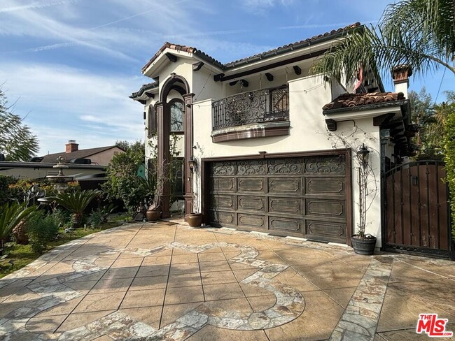 Foto del edificio - 3057 N Naomi St