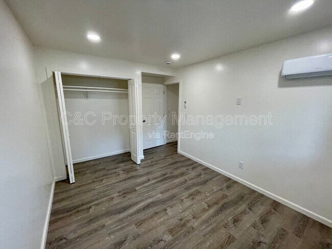 Foto del edificio - 599 Irving Ave