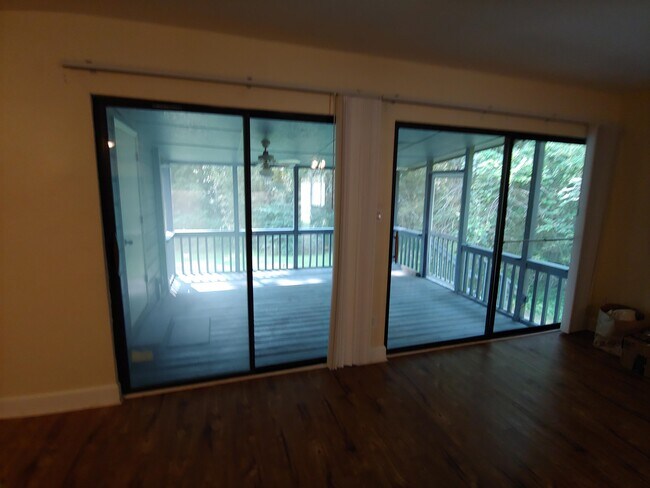 Building Photo - 2494 E Thundell Dr