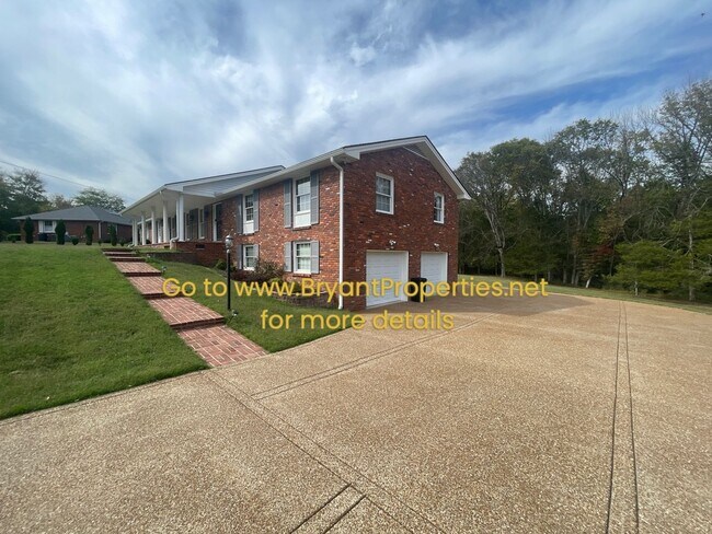 Building Photo - 1250 Dalemere Dr