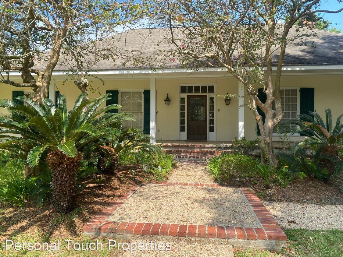 Primary Photo - 6 br, 4 bath House - 621 W. Woodruff
