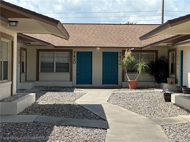 Foto del edificio - 7420 Valencia Rd