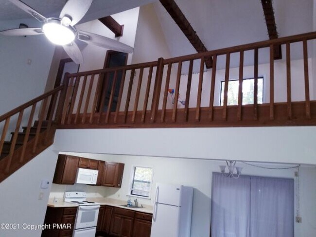 Building Photo - 1371 Winding Way