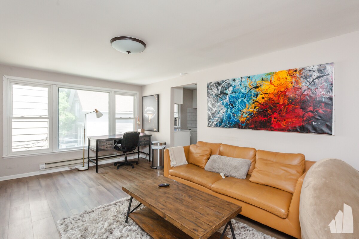 Foto principal - 6427 N Hermitage Ave