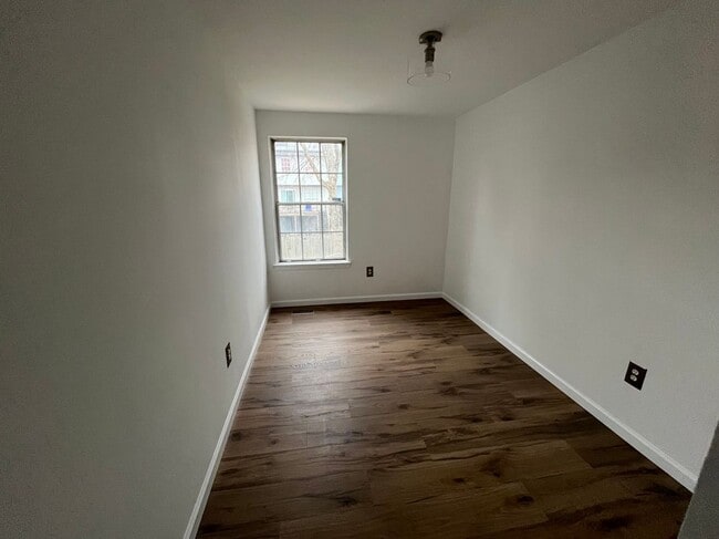 Building Photo - 2224 Prince of Wales Ct