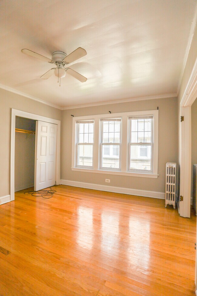 Foto del edificio - 4532 N Damen Ave