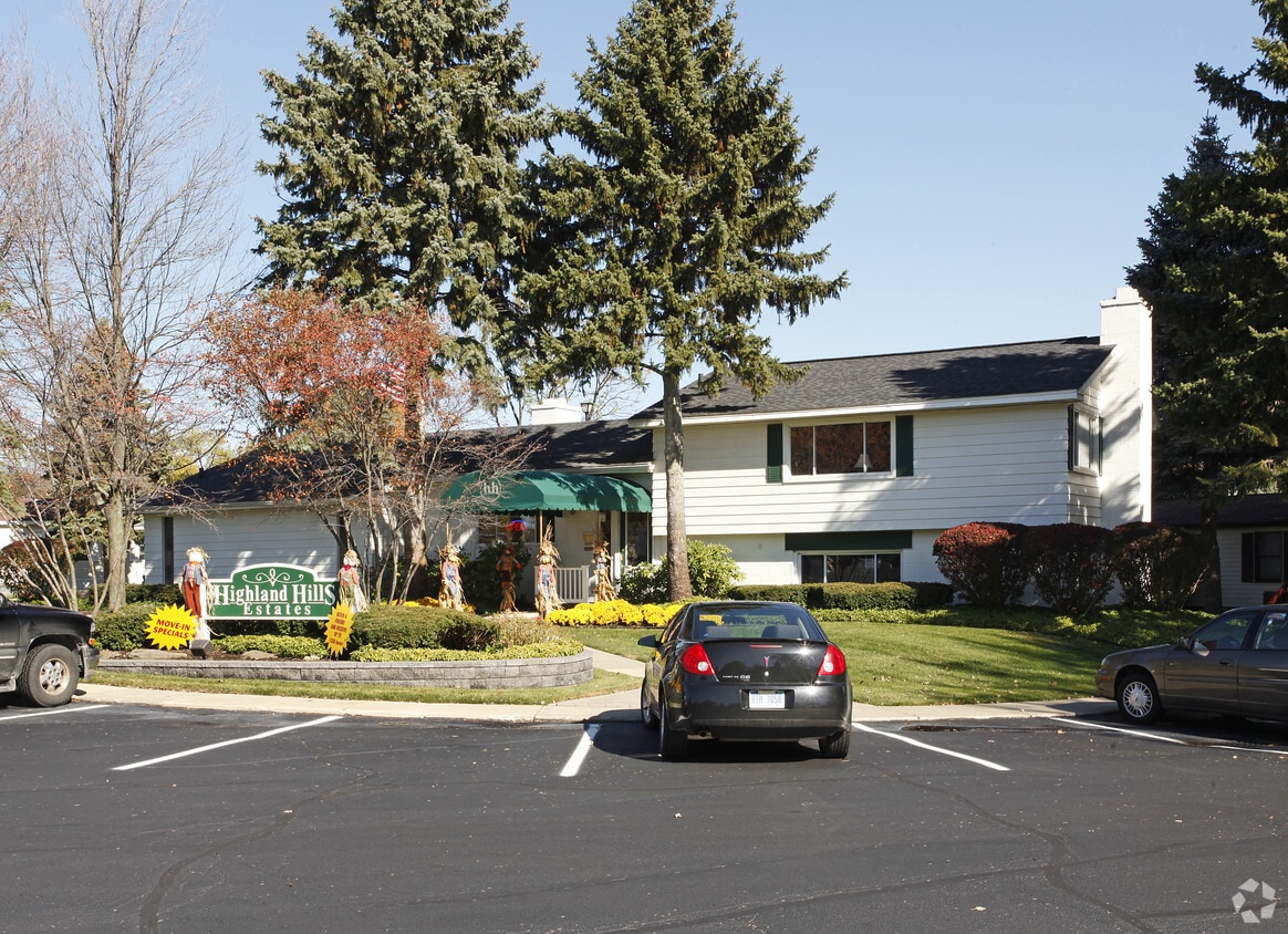 Highland Hills Estates Apartments in Novi, MI