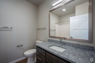 2BR, 2BA - 1,101SF - Bathroom - West End @ University Park