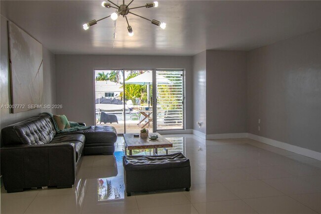 Foto del edificio - 2117 NE 123rd St