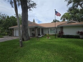 Building Photo - 3601 Garden Lakes Clenet