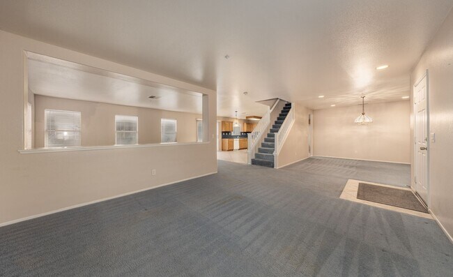 Building Photo - Spacious Home with Loft and Big Backyard