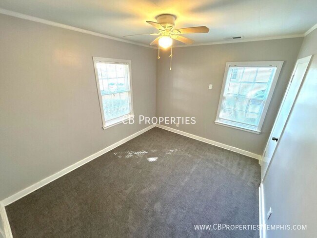 Foto del edificio - 3113 Ruby Ln