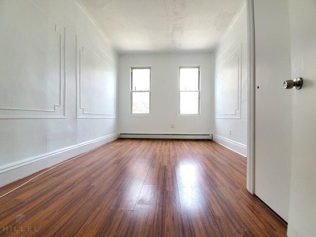 Foto del edificio - *NO FEE* Garden Duplex w/ Huge Private Bac...